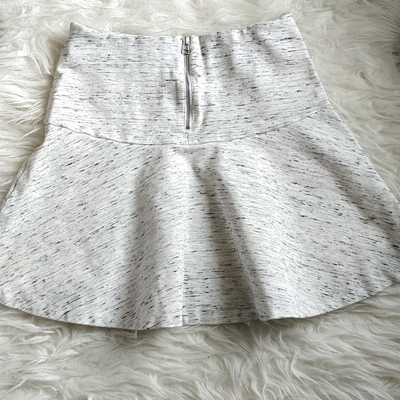 Aritzia wilfred mini skirt - Picture 2 of 6